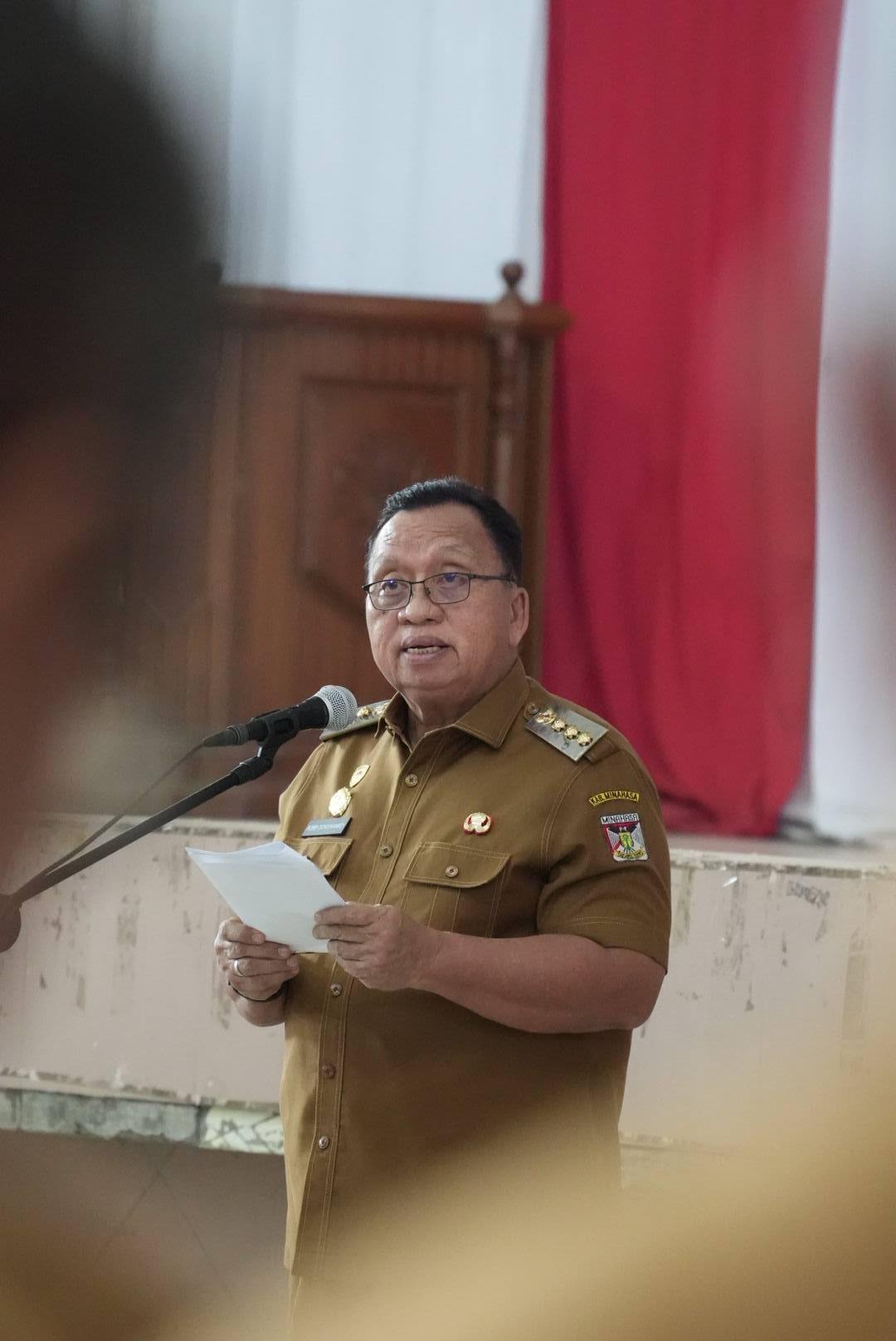 Bupati Robby Dondokambey Motivasi ASN Minahasa di Apel Perdana 2026