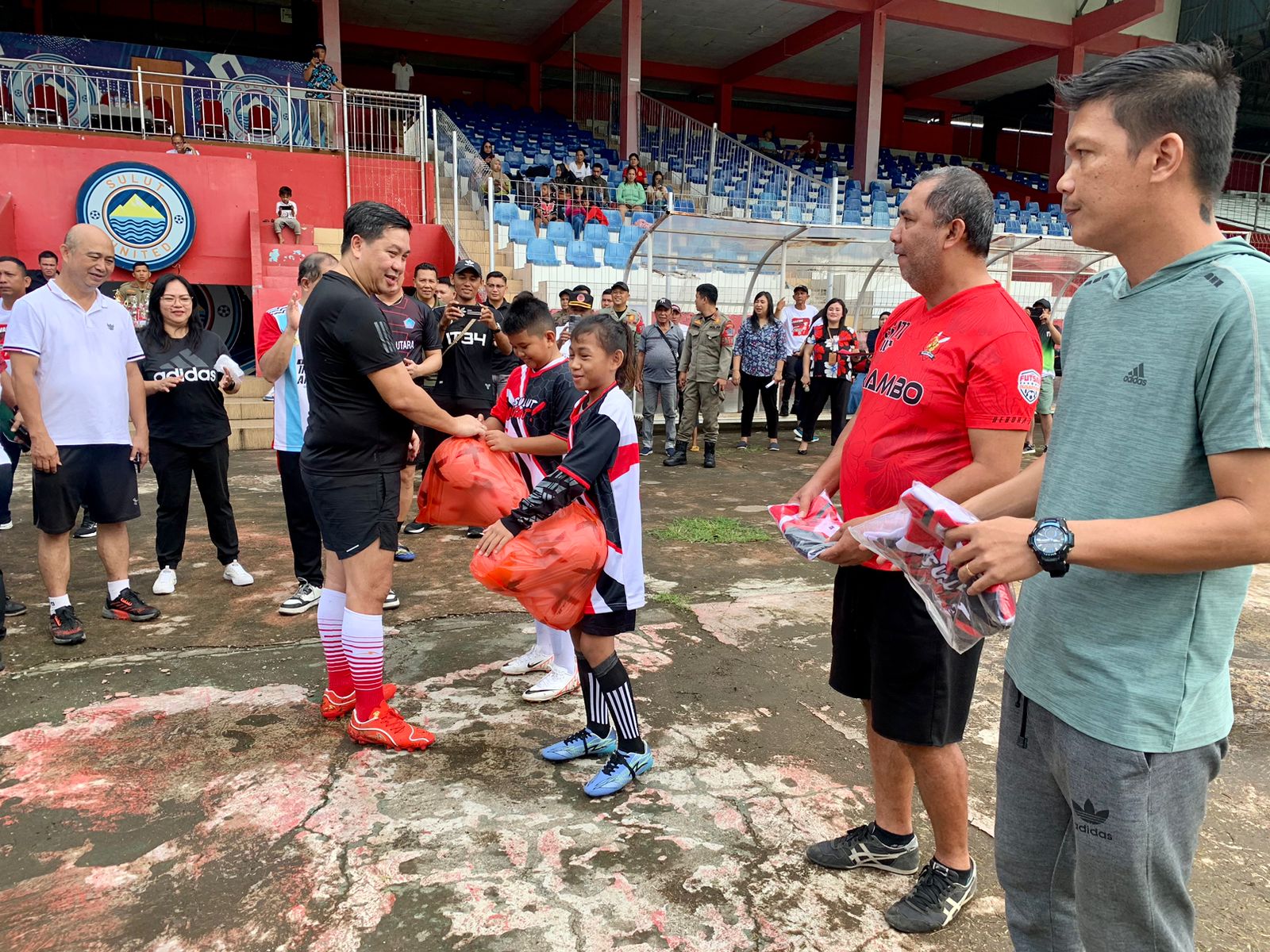Buka Festival Sepakbola Usia Dini, Wagub Kandouw: Olahraga Oke, Sekolah juga Oke
