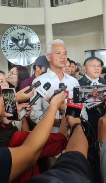 Kunjungi  Kantor Sinode di Tomohon,  Ganjar: Salut GMIM  