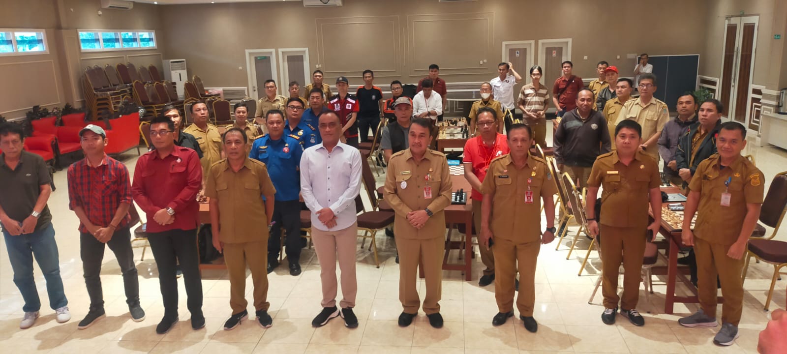 Sekda Micler Lakat Motivasi dan Buka Lmba Catur Sambut HUT Manado ke-401