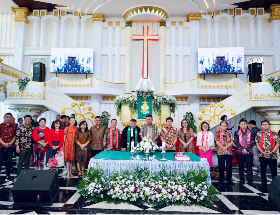 Resmikan GMIM Sakobar, Gubernur Olly Sebut Jemaat Berperan Dalam Surplus Beras di Sulut