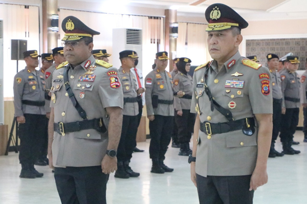 Sertijab Wakapolda dan 4 Pejabat, Kapolda Ingatkan Segera Menyesuaikan Diri 