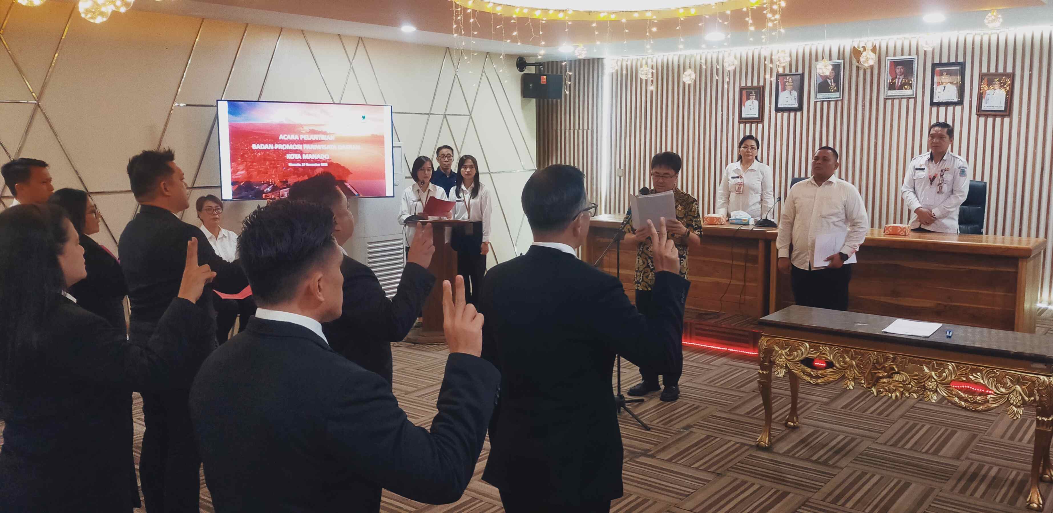 Walikota Andrei Angouw Teguhkan 10 Orang Badan Promosi Pariwisata Daerah Manado