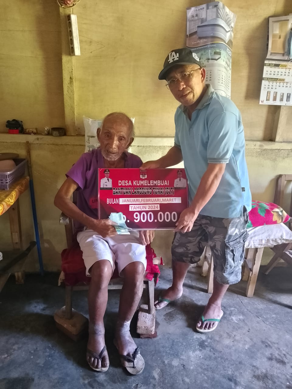 Pemdes Kumelembui Salurkan BLT-DD Tahap Satu Kepada 13 KPM