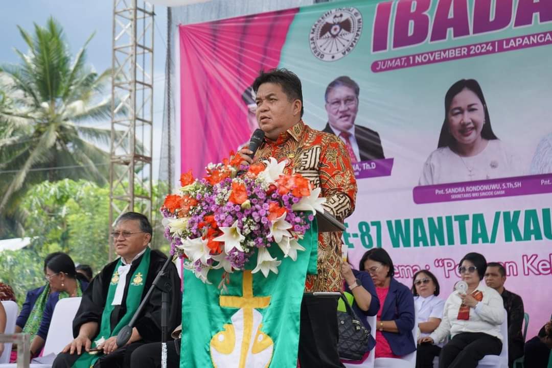 PJs Bupati Minsel Hadiri Ibadah Syukur HUT ke-87 W/KI Sinode GMIM di Ranoyapo