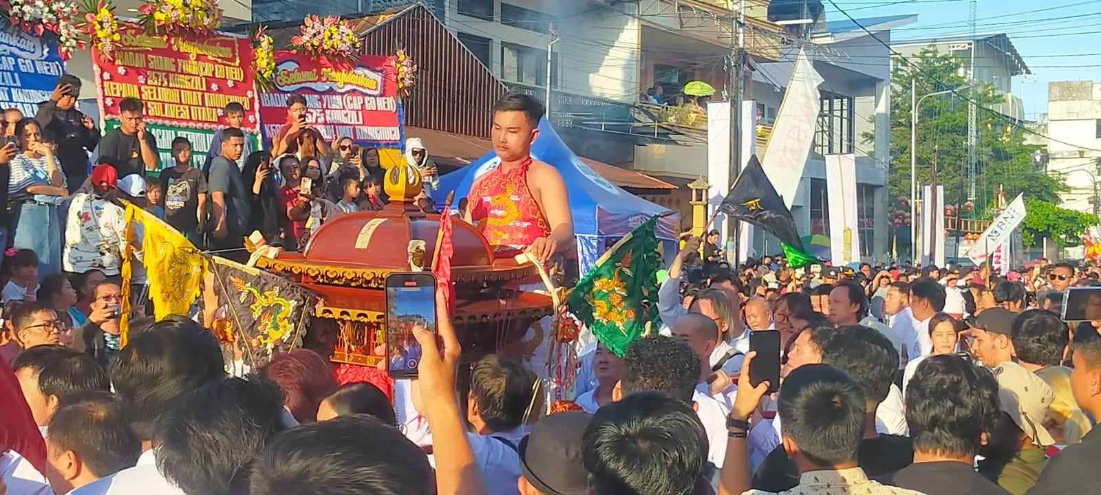 Cap Go Meh Manado Lancar, Tangsin Termuda dari Klenteng Ban Hin Kiong 