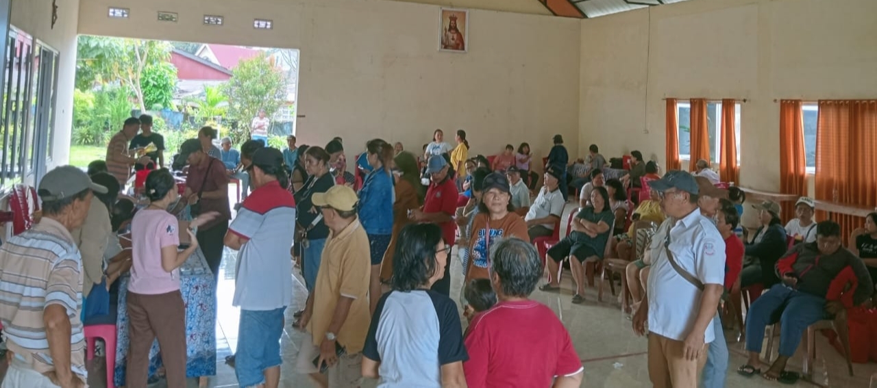 Pasar Murah Pemkot Manado Diserbu Pembeli, Stok Kurang Warga Desak Tambah