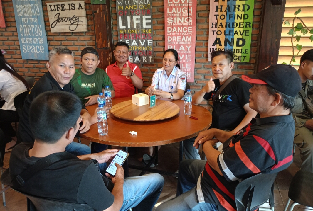 Usai Kunjungan Komisi IX DPR RI, Kabag Umum Minsel Susan Umboh Bincang Bareng Wartawan