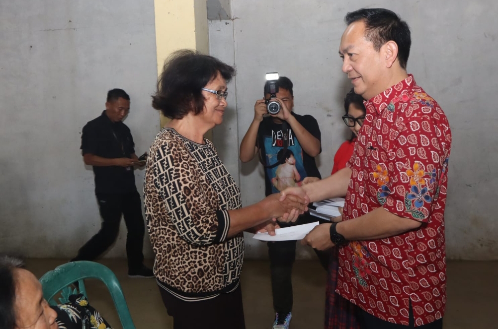 Bansos CSWL Manjakan Lansia
