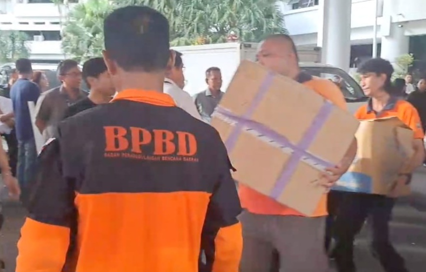 Pemprov Sulut Distribusi Bantuan 1 Ton Beras, 4 Truck Logistik dan 1 Mobil Ambulance di Tagulandang
