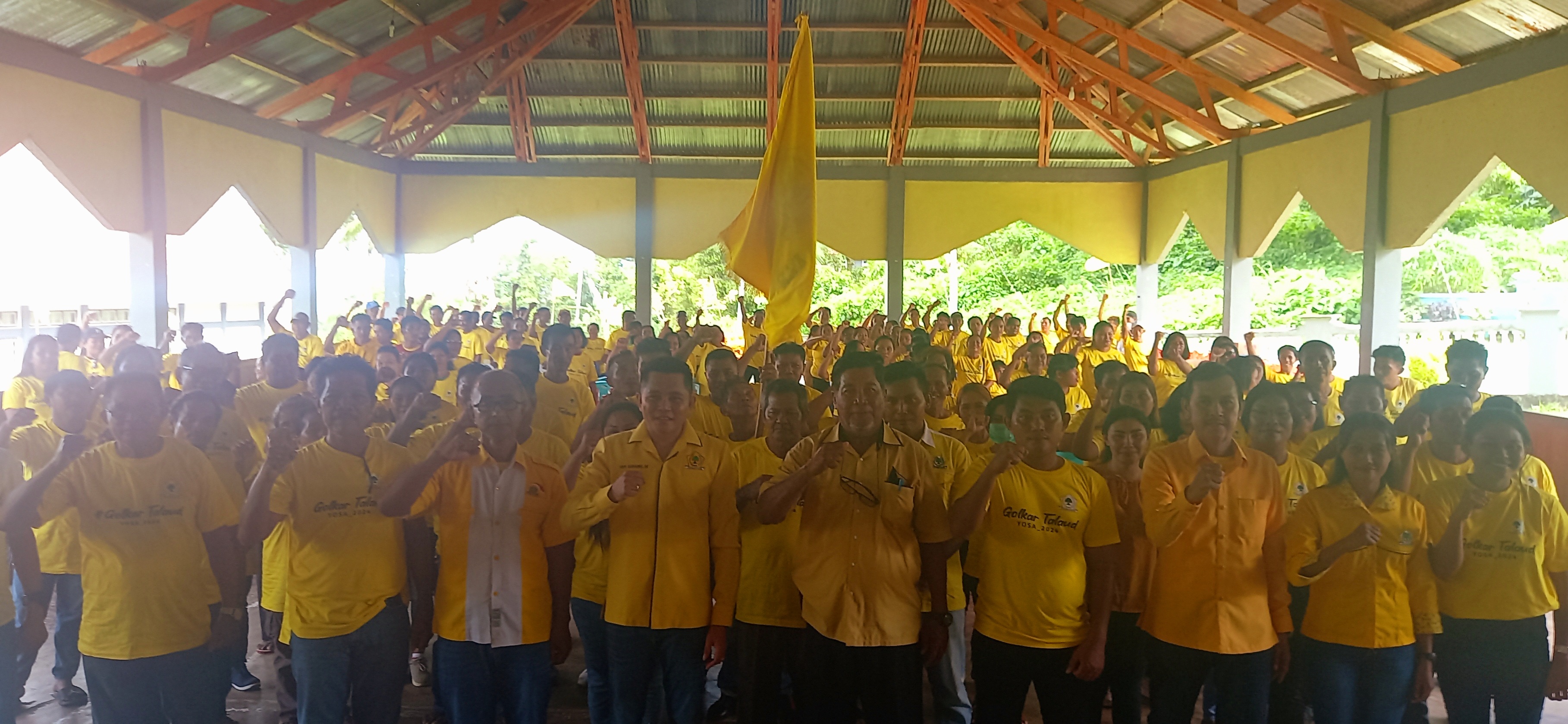 Lantik Pengurus Kecamatan Rainis, YOSA Bakar Semangat Kader Golkar
