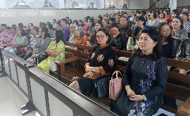 Jemaat GMIM Maranatha Paslaten Berusia 75 Tahun