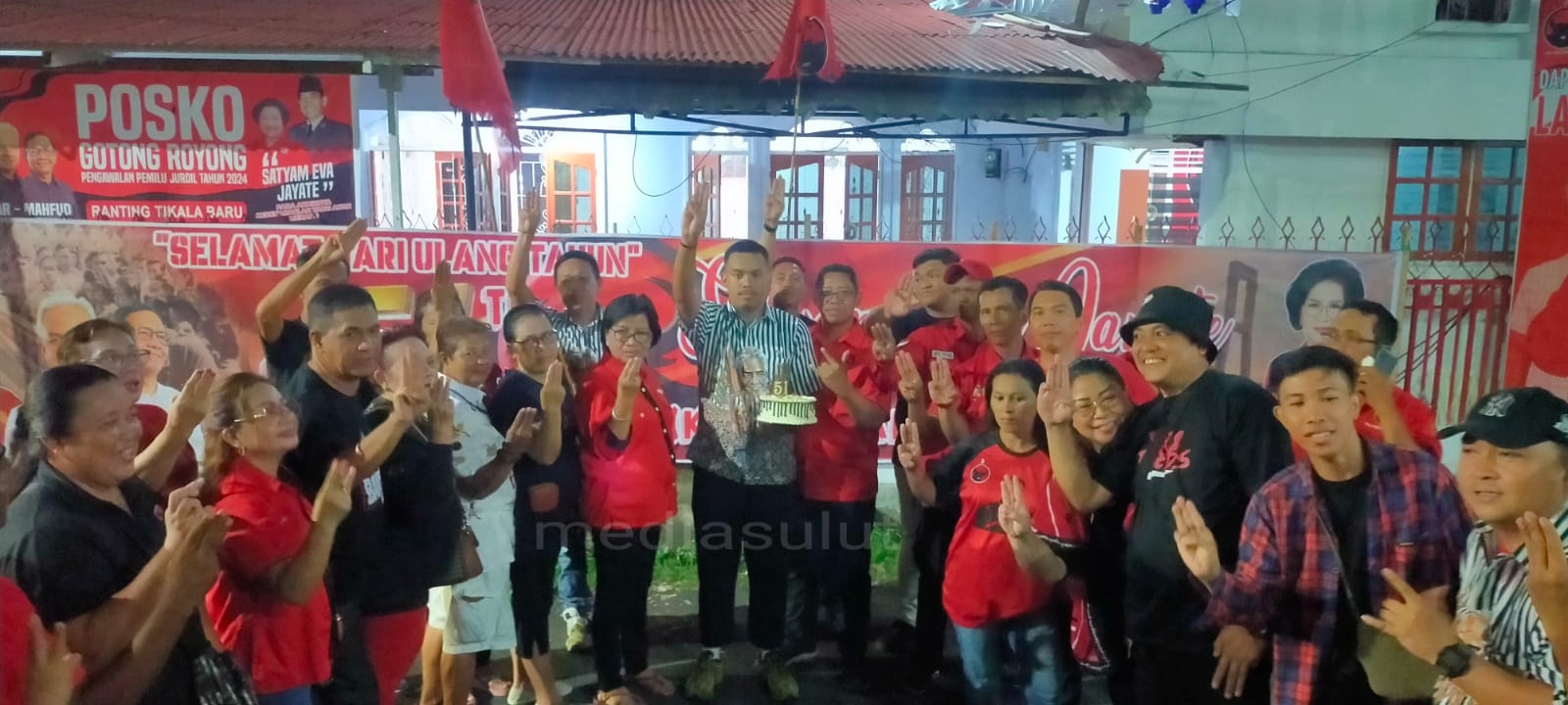 Givenchy Tangkudung Semangati Pengurus Ranting PDI Perjuangan Tikala Baru