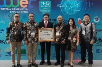 Walikota Manado Terima Penghargaan, Wamendagri Sebut Dijalur Tepat Swasembada Air