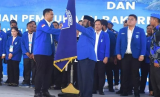 Jokowi Kukuhkan DPP GAMKI 2023-2026, Rio Dondokambey Jabat Bendum