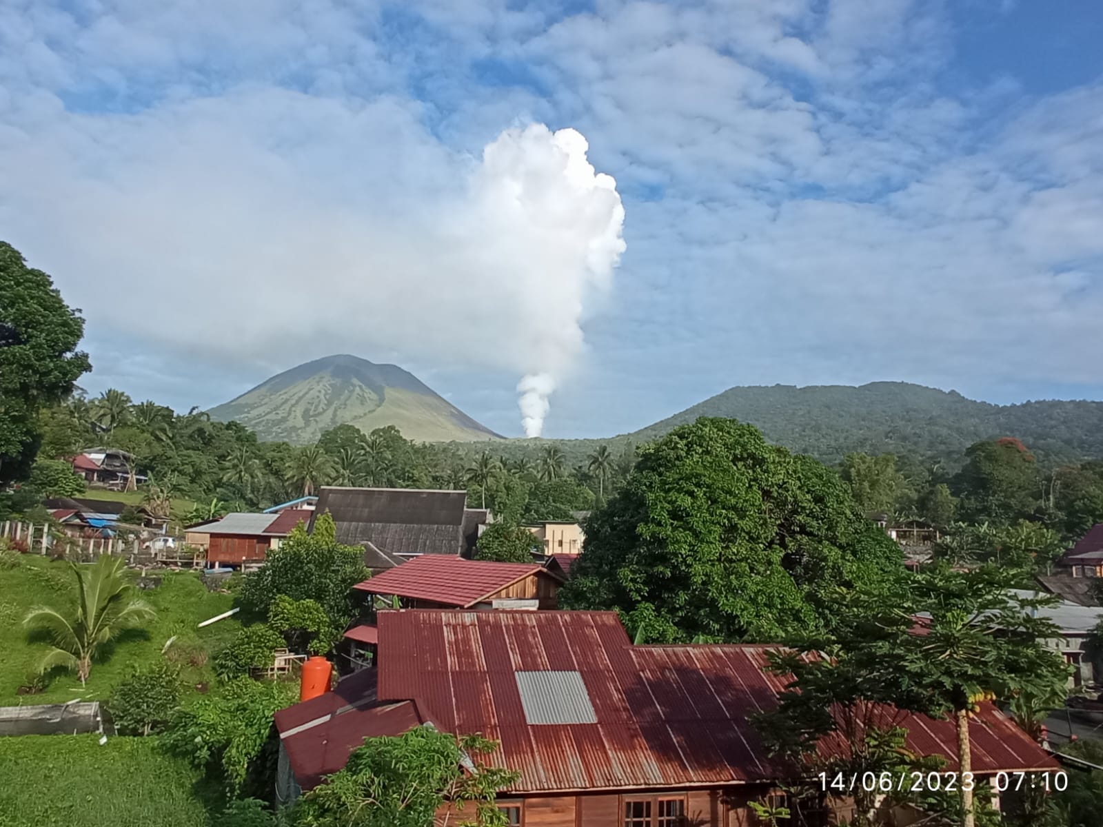Lokon Status Level II Waspada, Sehari Capai 2-14 Kali Gempa