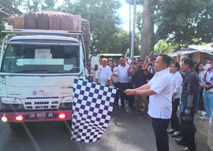 Wawali Saksi Peluncuran Bantuan Beras ke Warga Manado