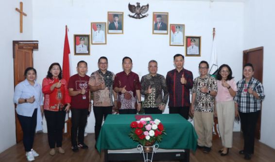 Rombongan Universitas Kristen Satya  Wacana Sambangi Kantor Walikota  