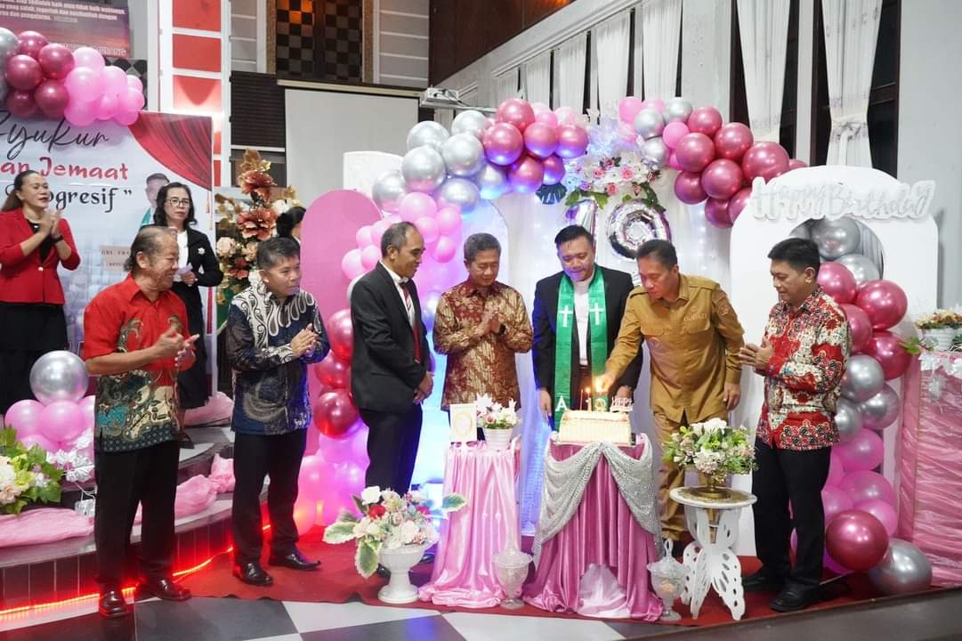 Hadiri Ibadah Syukur HUT ke-19 KGPM Sidang Victory Amurang, FDW Minta Gereja Sinergi Dengan Pemerintah  	