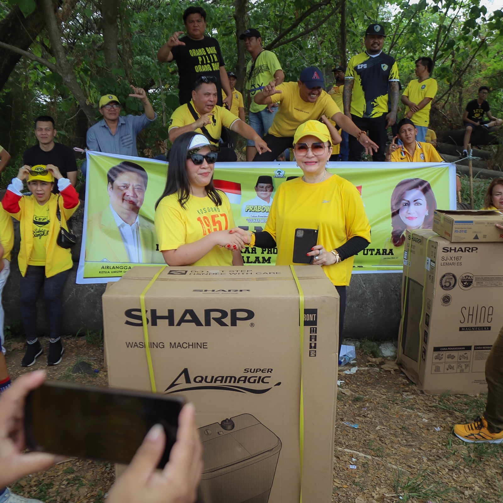 Peringati HUT Golkar Ke-59, CEP Pimpin DPD I Partai Golkar Sulut Gelar Jalan Sehat