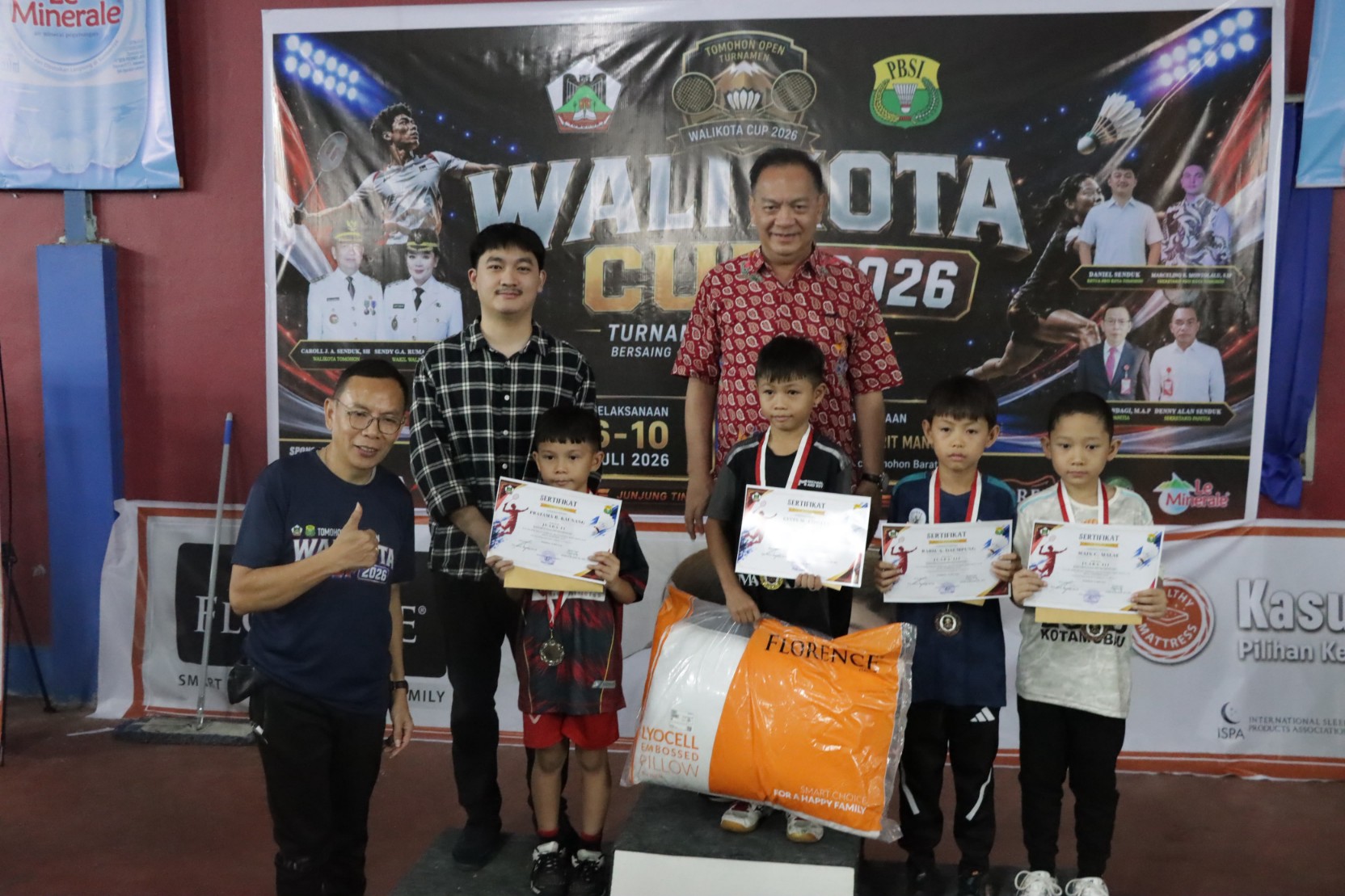 Wali Kota Tomohon Resmi Tutup Kejuaraan Bulutangkis Terbuka Wali Kota Cup 2026