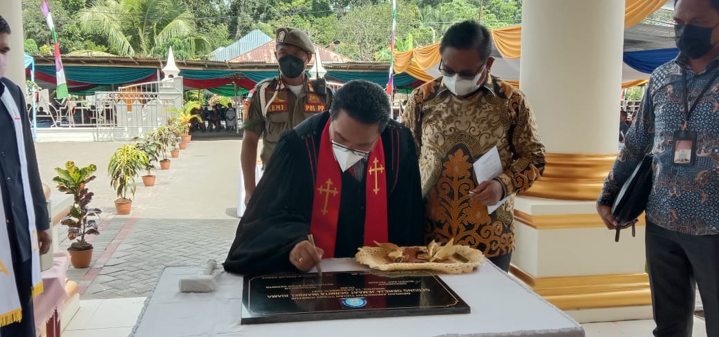 Wabup MAP Resmikan Gedung Gereja Imanuel Kiama