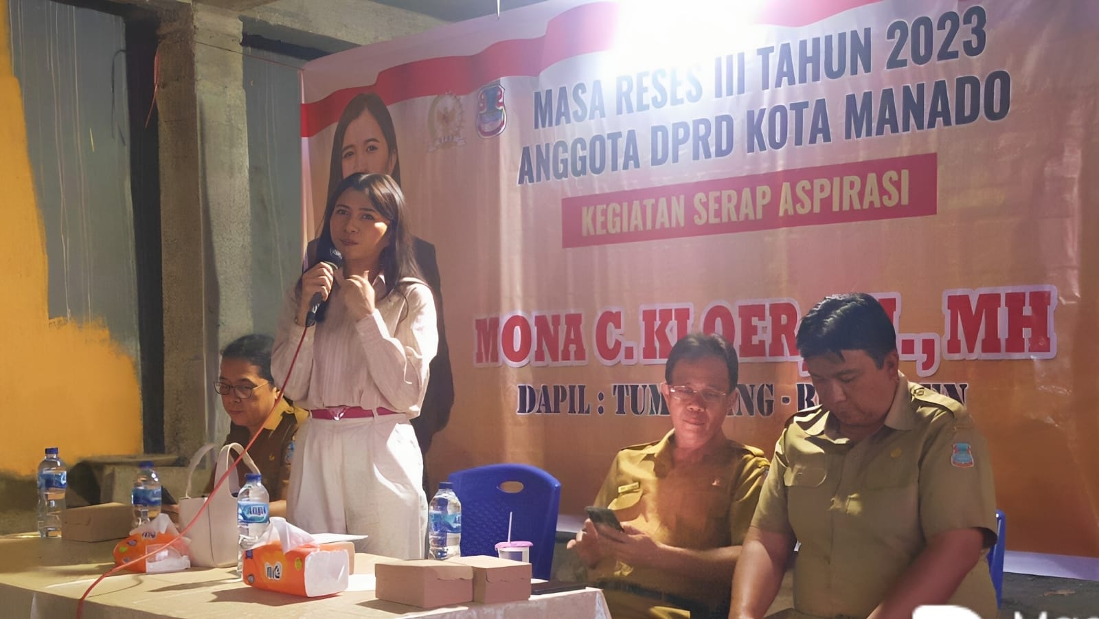 Mona C Kloer Serap Aspirasi Warga di Dekat TPA Sumompo