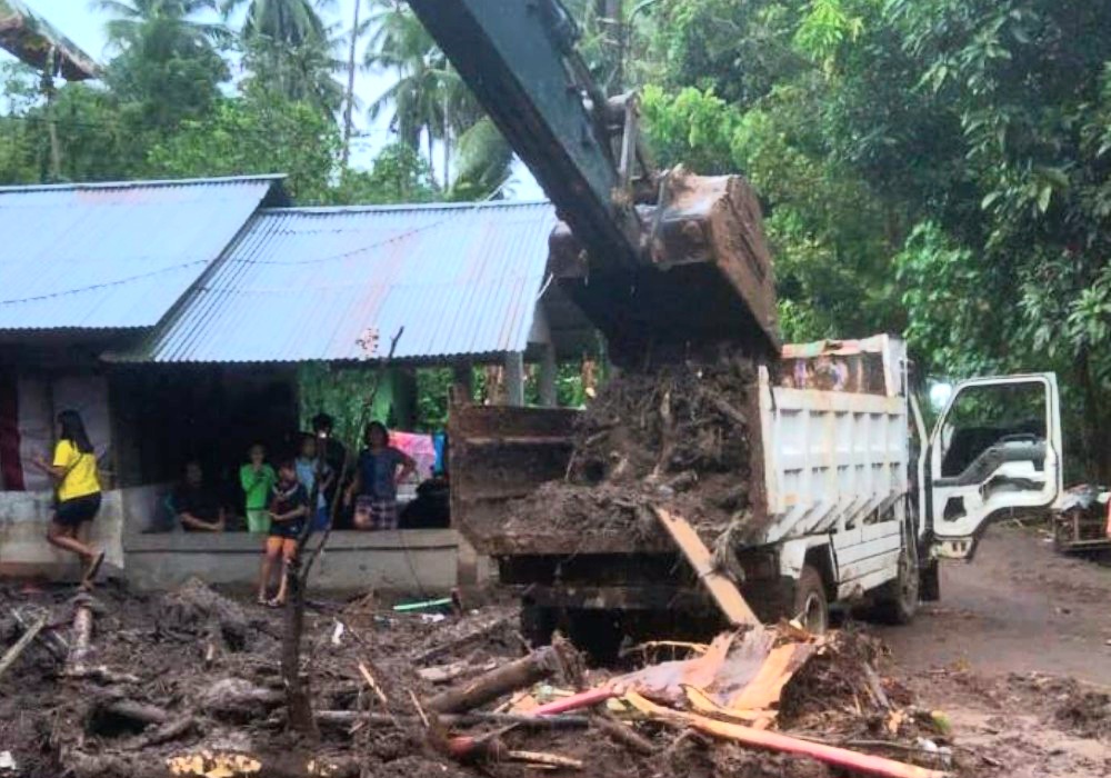 Pemkab Minut Terus Bersinergi Bersihkan Sejumlah Lokasi Bencana