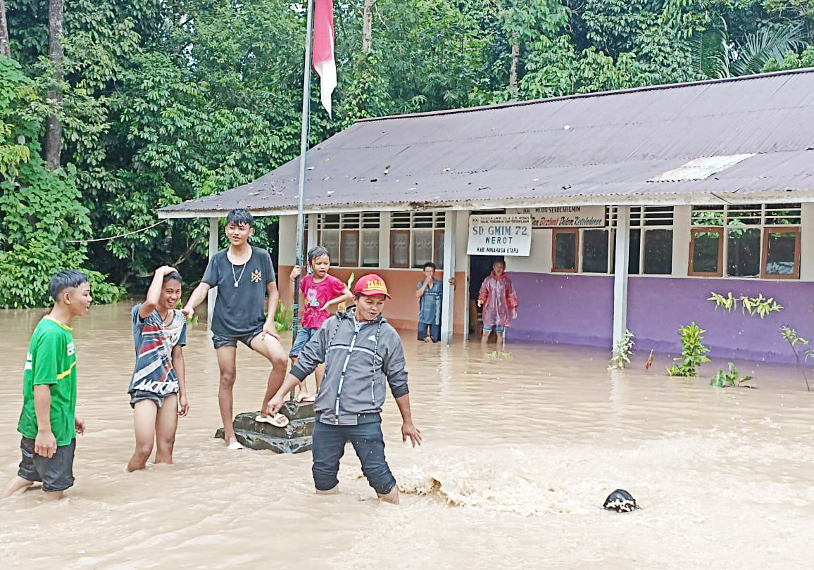 Banjir ‘Kepung’ Minut, Sejumlah Desa Tergenang