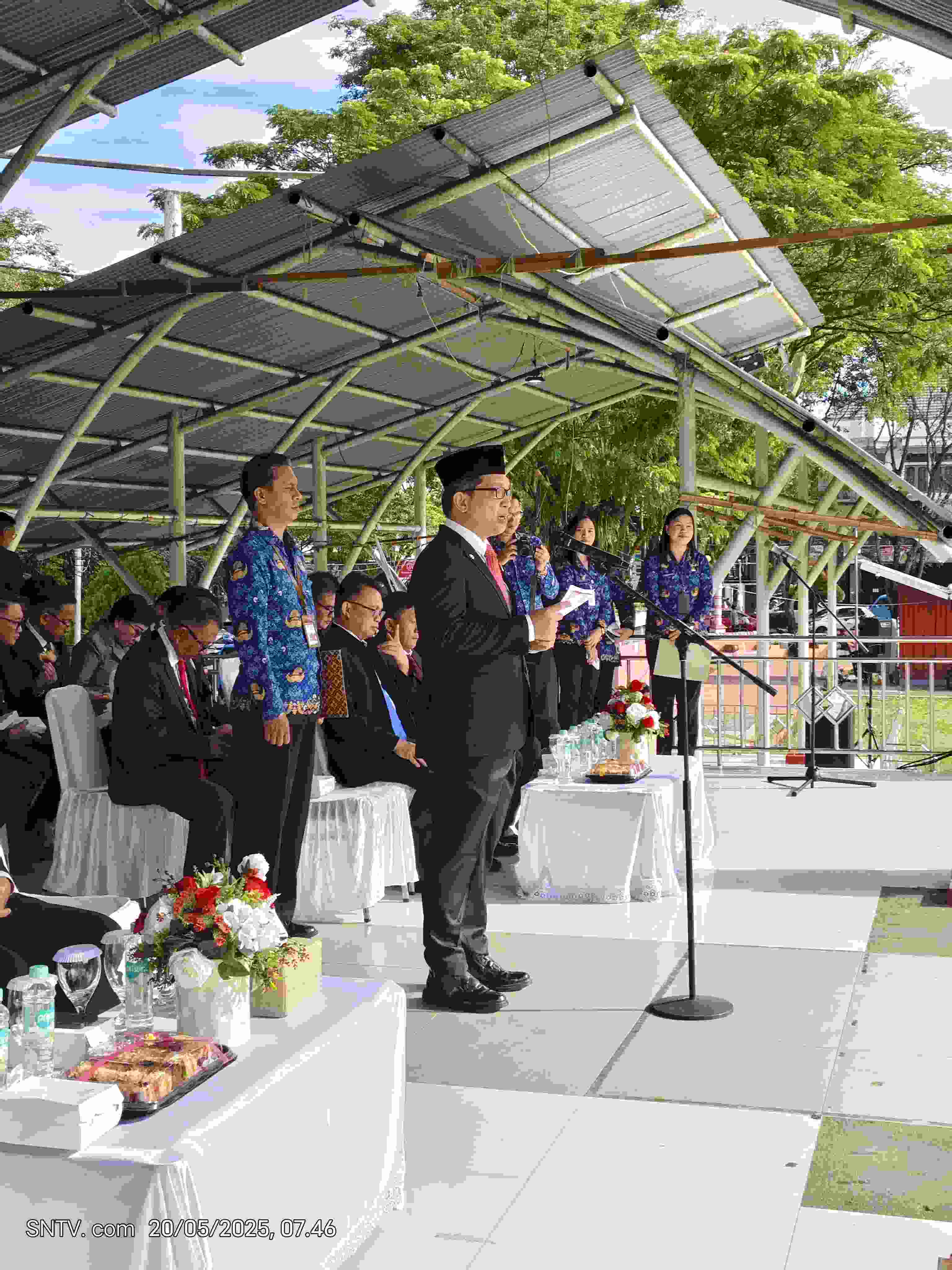 Sekda Steaven Dandel Pimpin Upacara HKN 2025, Bacakan Pesan Komdigi RI 
