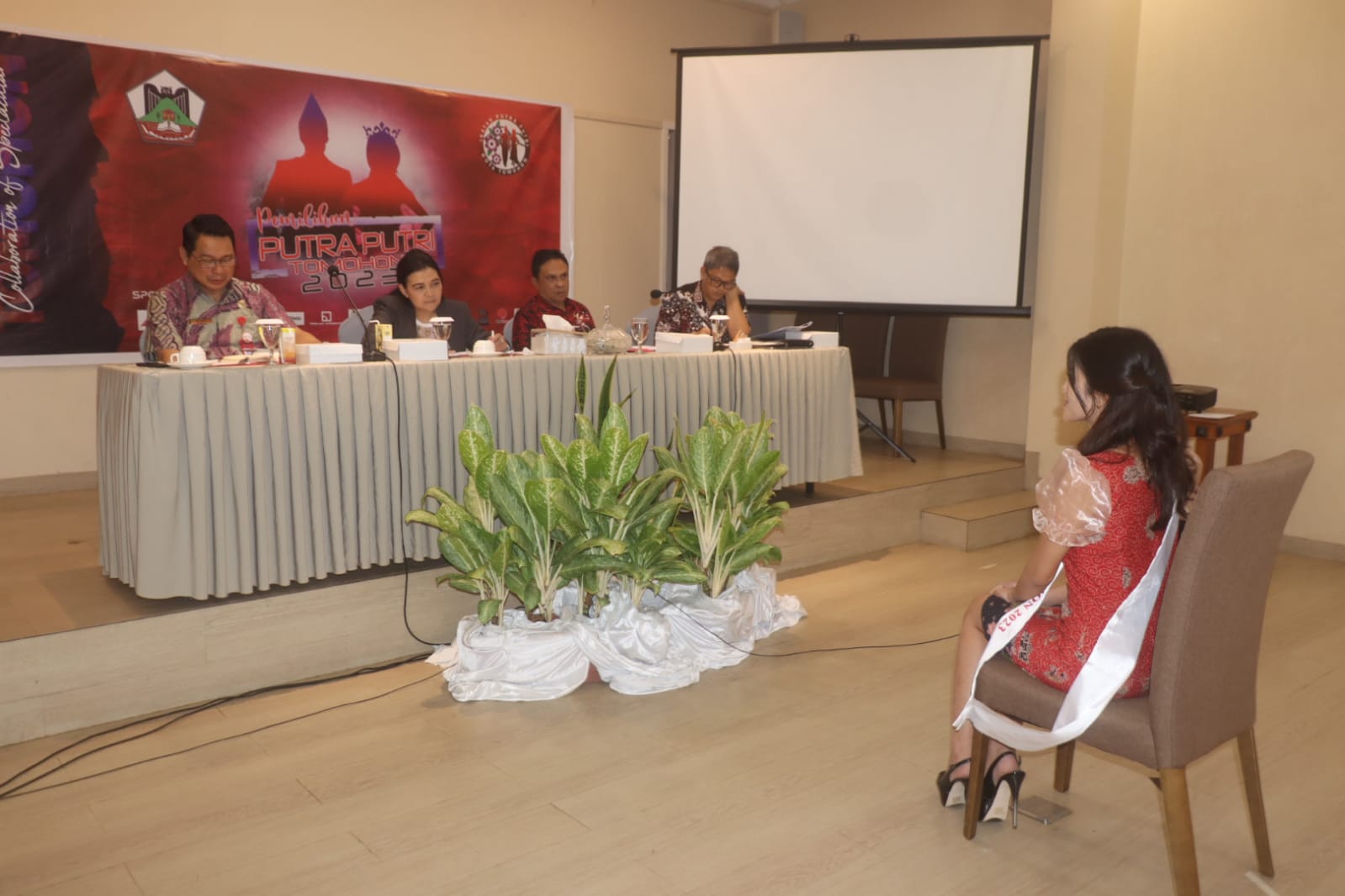 12 Finalis Putra Putri Tomohon Masuk Tahap Interview