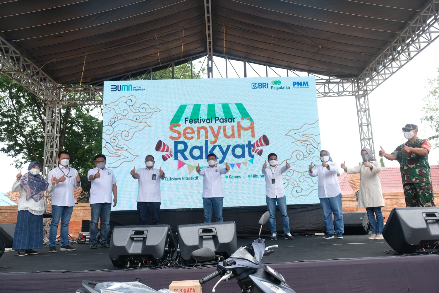 Bantu Pelaku Umi-UMKM, Pegadaian Bersama BRI dan PNM Gelar Festival Pasar Senyum Rakyat