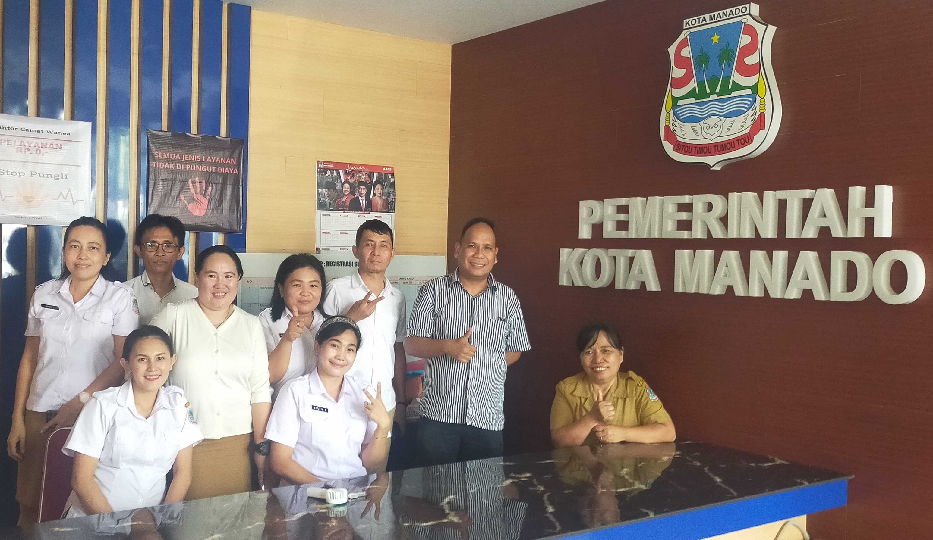 Legislator Jimmy Gosal ke Kantor Kecamatan Wanea Temui Warga Bersosialisasi