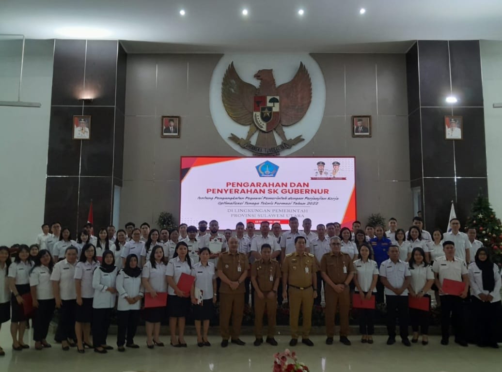 Serahkan SK Gubernur P3K, Wagub Kandouw Ingatkan Soal Dedikasi, Disiplin Kerja dan Loyalitas