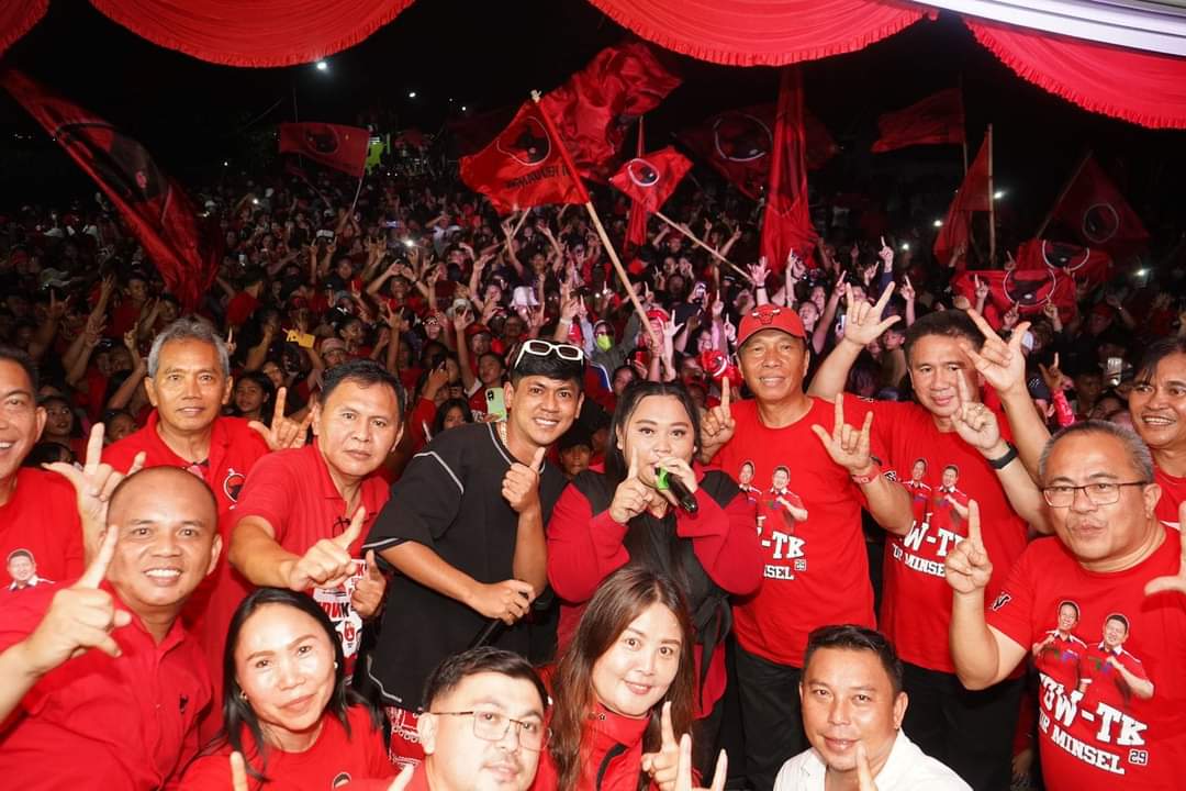 Hebat, Ribuan Masa Pendukung FDW-TK Padati Konsolidasi di Kelurahan Kawangkoan Bawah 