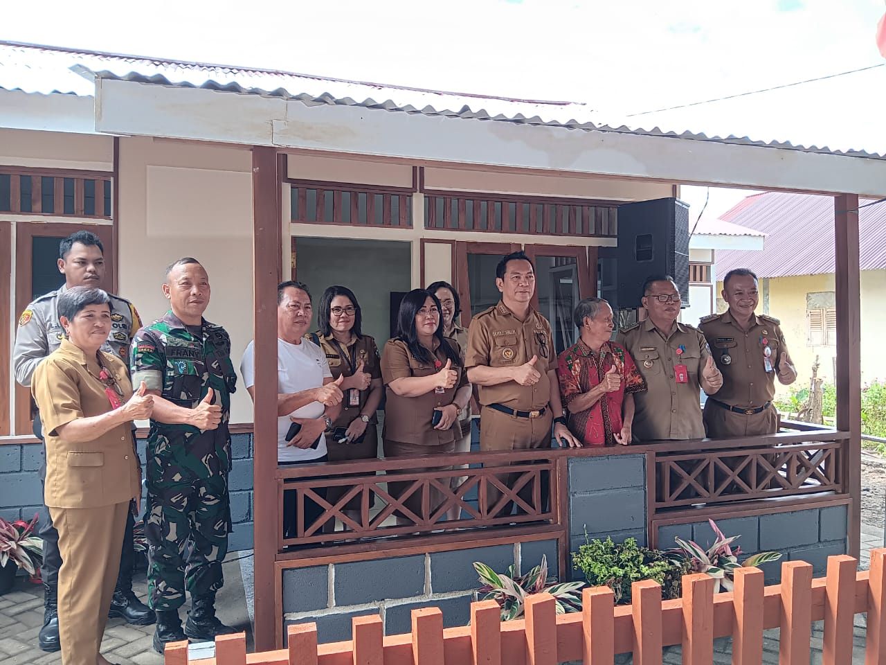 CSWL Apresiasi Program Bedah Rumah di Woloan Satu