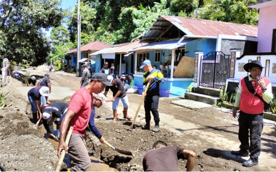 Pemkot Bitung Gerak Cepat Atasi Bencana, Tiga Akses Jalan Tertutup Longsor Telah Dibuka