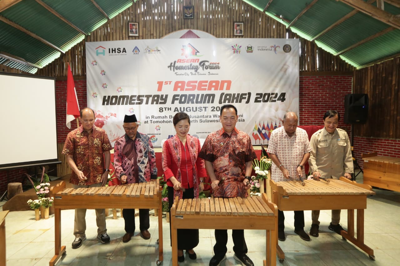 Walikota Tomohon Resmi Buka ASEAN Homestay Forum (AHF) 2024 sebagai Side Event TIFF 2024