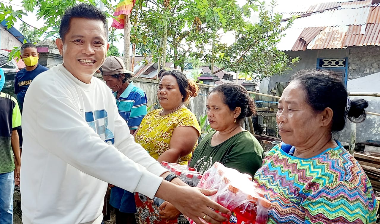 AMPI Talaud Bagikan 1.000 Paket Bingkisan Natal untuk Warga Kurang Mampu