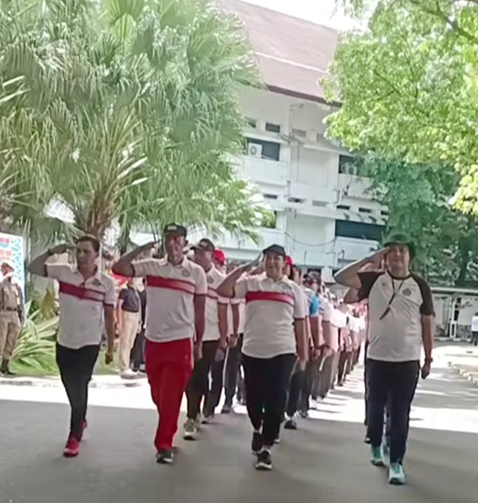 Sambut YSK-Victory, Sekprov Kepel Pimpin Latihan Devile di Kantor Gubernur