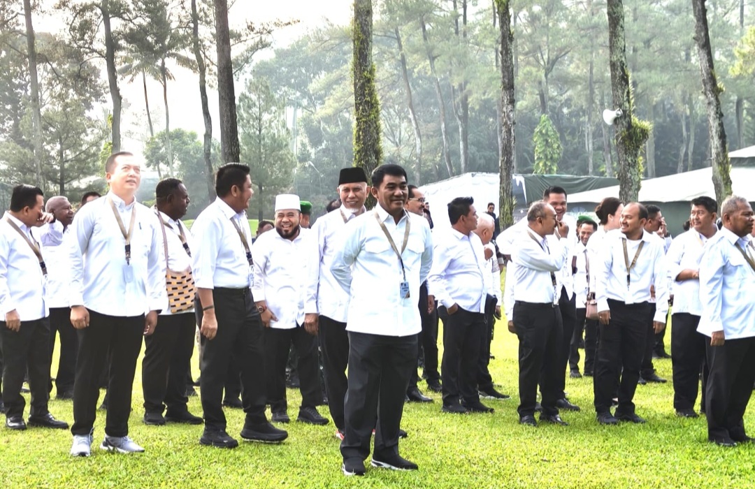 Gubernur YSK Komandan Kompi Apel Retret Hari ke 3,  SBY dan Sri Mulyani Beri Materi