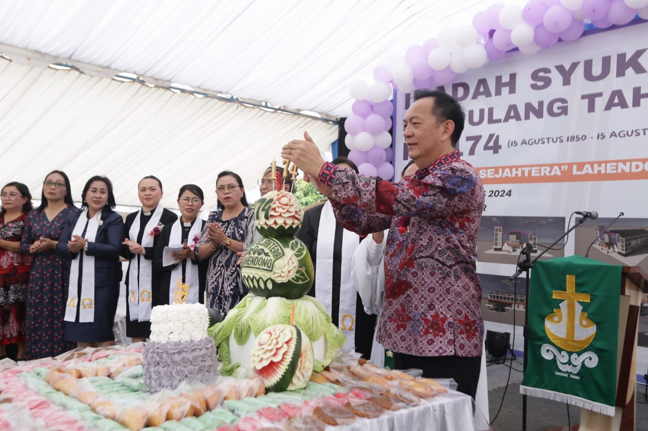 Jemaat GMIM Damai Lahendong Bersyukur di Usia ke 174