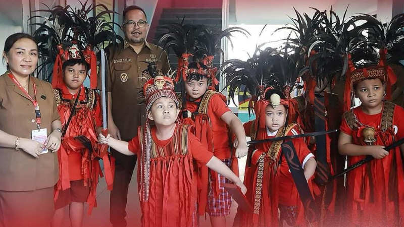 Wawali Disambut Tari Kabasaran di Pembukaan ANBK 