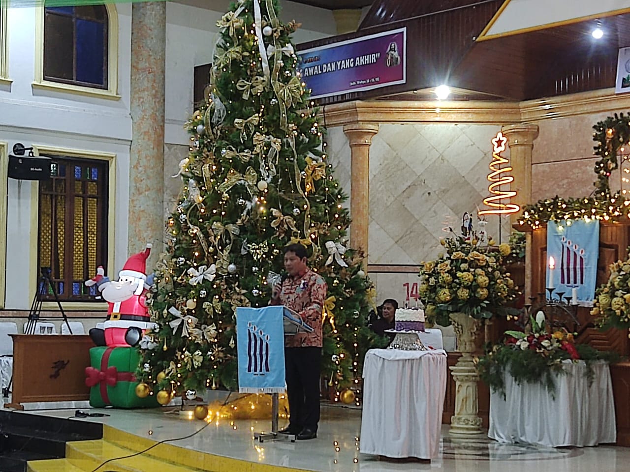 Bupati Kumendong Hadiri Ibadah Pentahbisan Gedung Kantor dan Pastori GMIM Wilayah Tondano IV