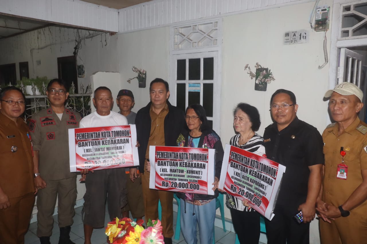 Walikota Caroll Bantu Korban Kebakaran di Uluindano