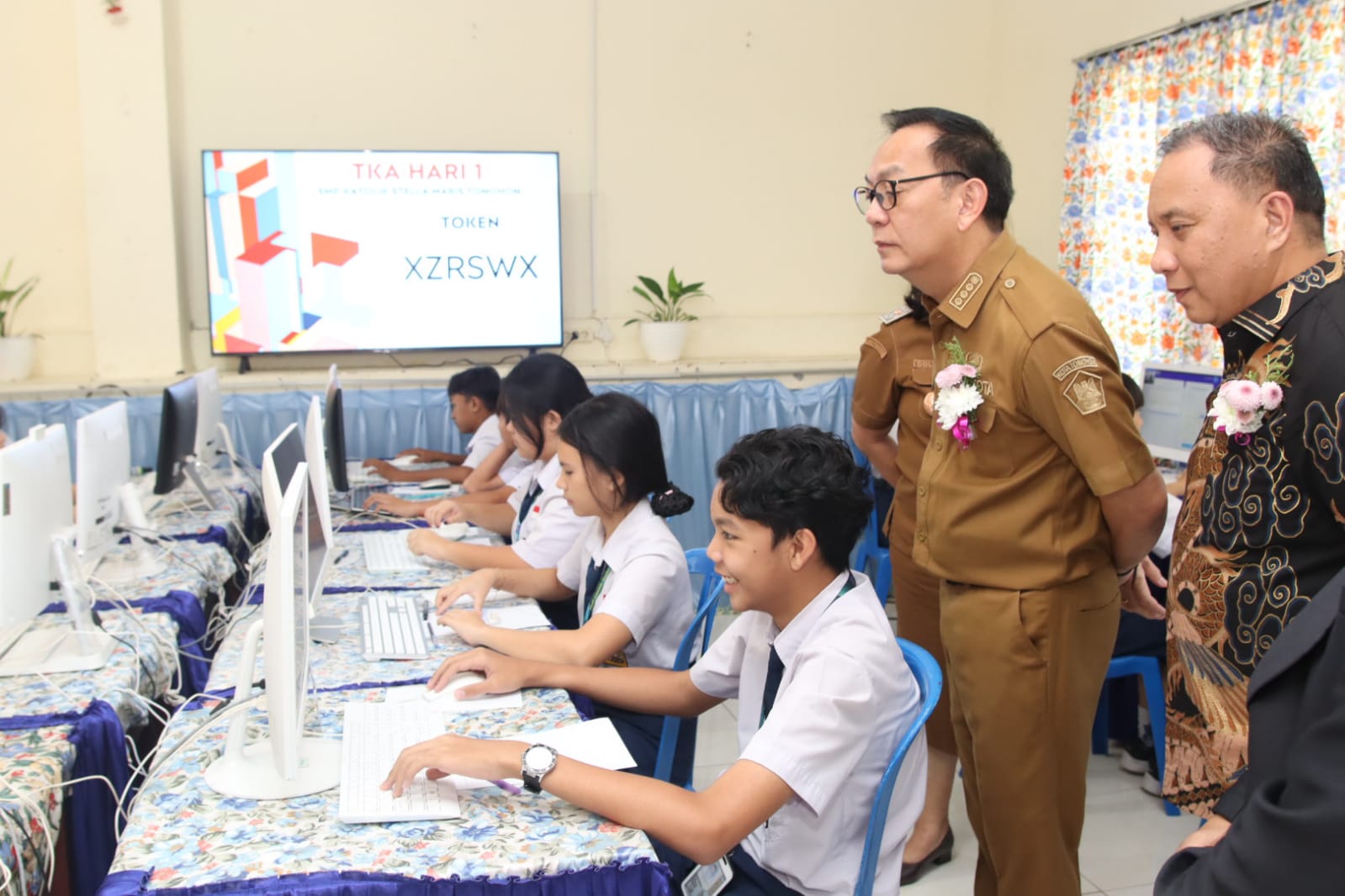 Wali Kota Tomohon Resmikan Rilis Token Pelaksanaan Tes Kemampuan Akademik SMP/Sederajat Tahun 2026