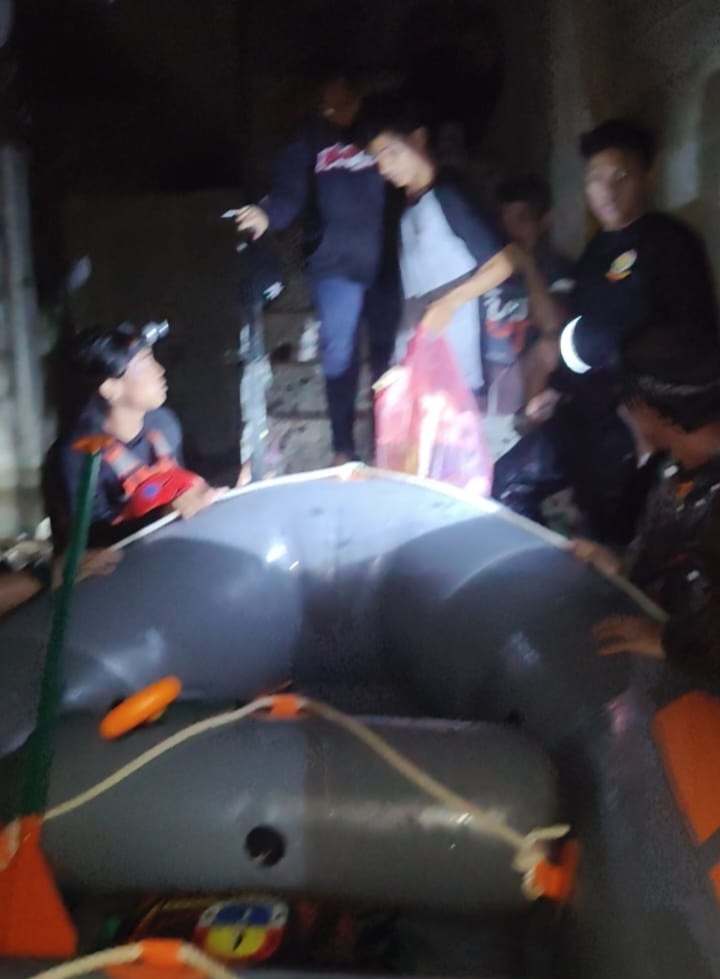Warga Terdampak Banjir di Taas Dievakuasi 