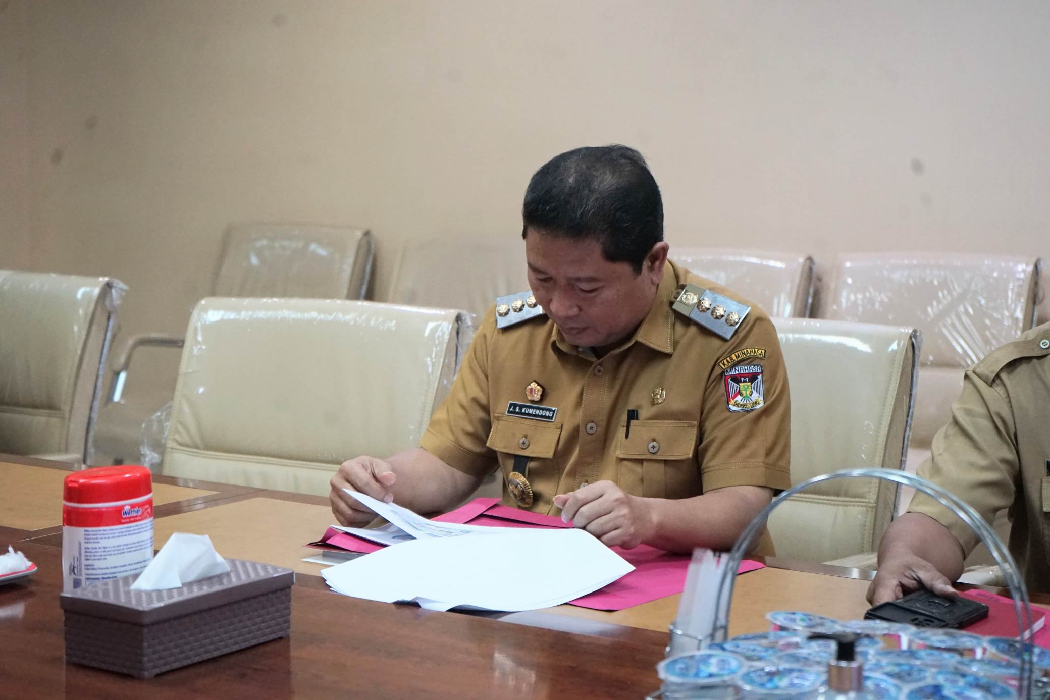 Dievaluasi Sekprov, Hasil Kerja Penjabat Bupati Kumendong di Minahasa Memuaskan