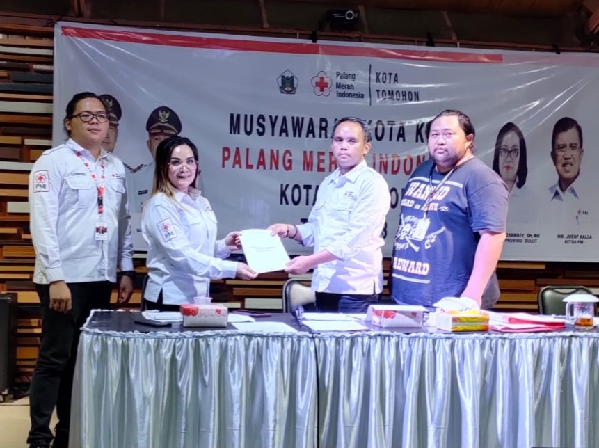 Walikota CS Apresiasi Kinerja PMI Tomohon, SAS: Pelayanan Tanpa Batas