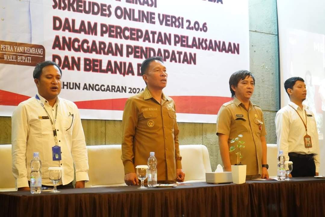 Buka Bimtek Aplikasi Siskeudes, Bupati Minsel Harap Kualitas Pengelolaan Keuangan Desa Semakin Baik